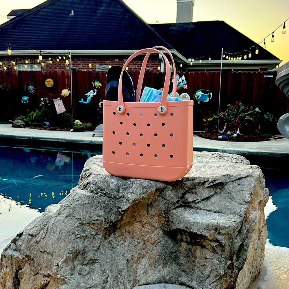Blush colored Bogg / Croc style bag 15x13x5 bubblegum